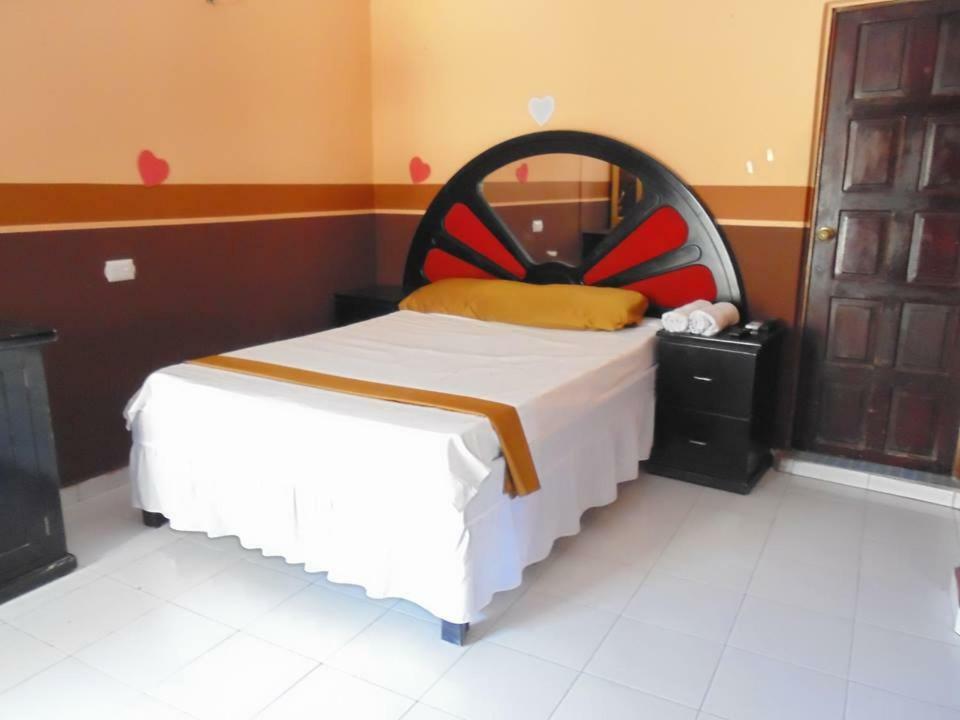 Hotel Leones Marinos San Miguel Exterior photo